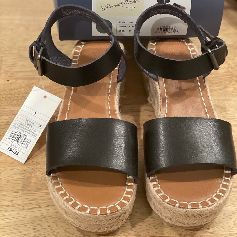 UNIVERSAL THREAD Wedge